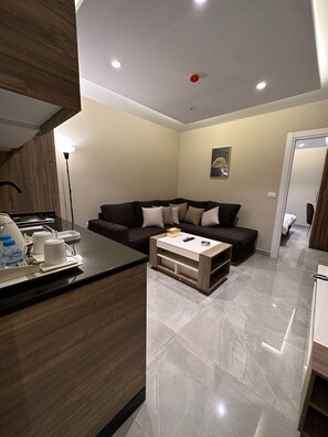 Apartment, 1 Bedroom, Accessible, Smoking | Interior