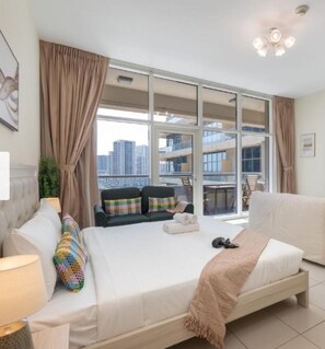 1 habitación, tabla de planchar con plancha, wifi y ropa de cama 