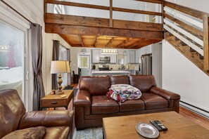 TV, fireplace, stereo