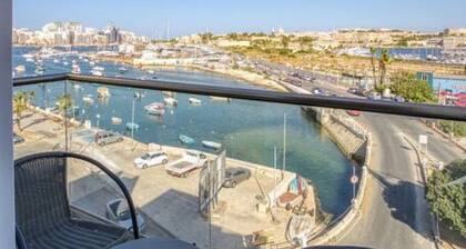 Stunning 1BR Apt in Gzira w/ Spectacular Sea Views