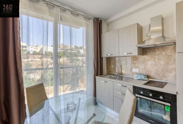 Fridge, oven, stovetop, toaster