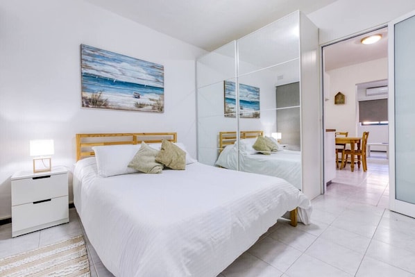 Desk, iron/ironing board, travel cot, WiFi