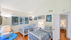 4 chambres, fer et planche à repasser, accès Internet, draps fournis