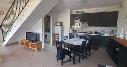 Wonderful large house for large groups 15' from the sea. Pets allowed.