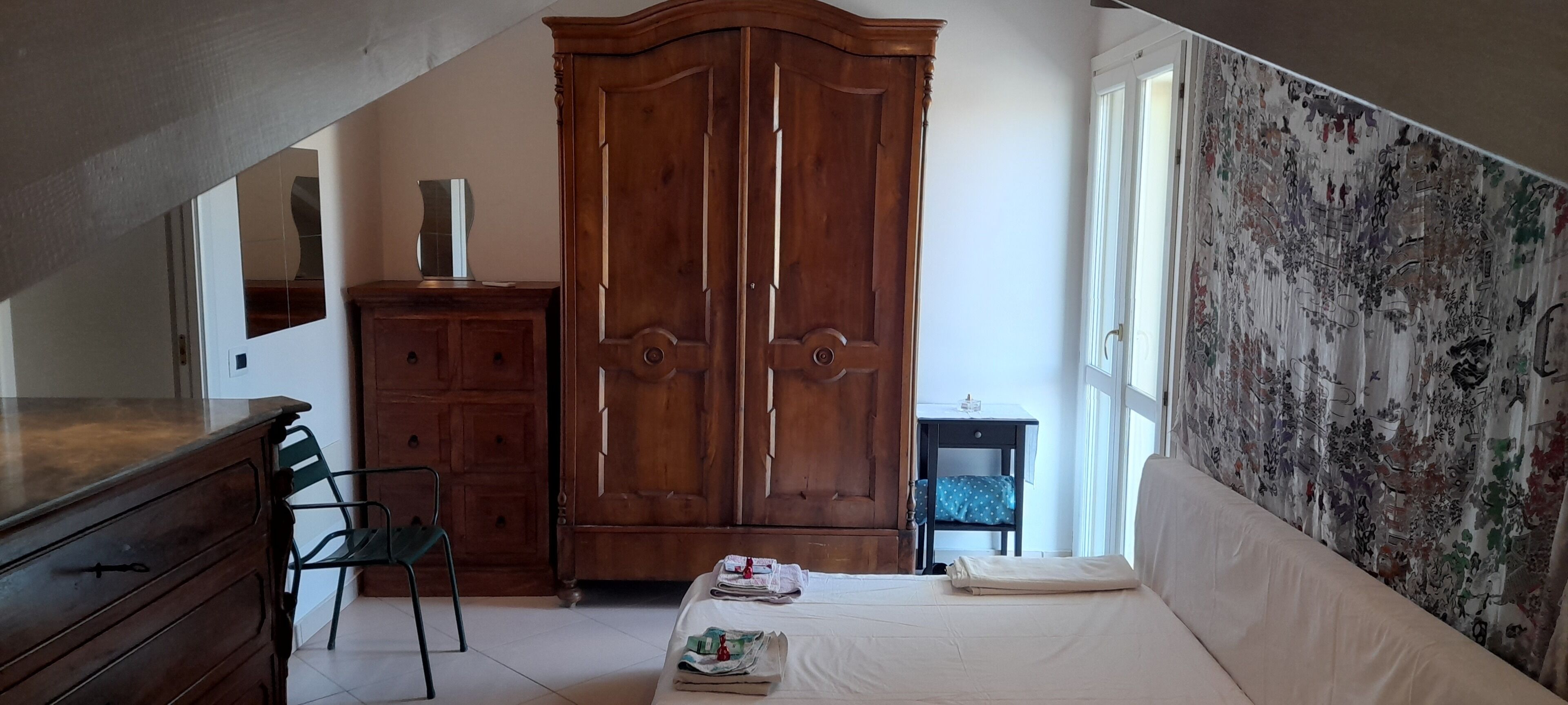 2 chambres, fer et planche à repasser, draps fournis