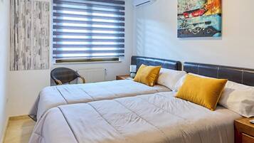 Standard Twin Room, Balcony, City View