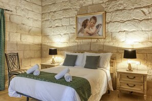 4 dormitorios, escritorio, tabla de planchar con plancha y wifi