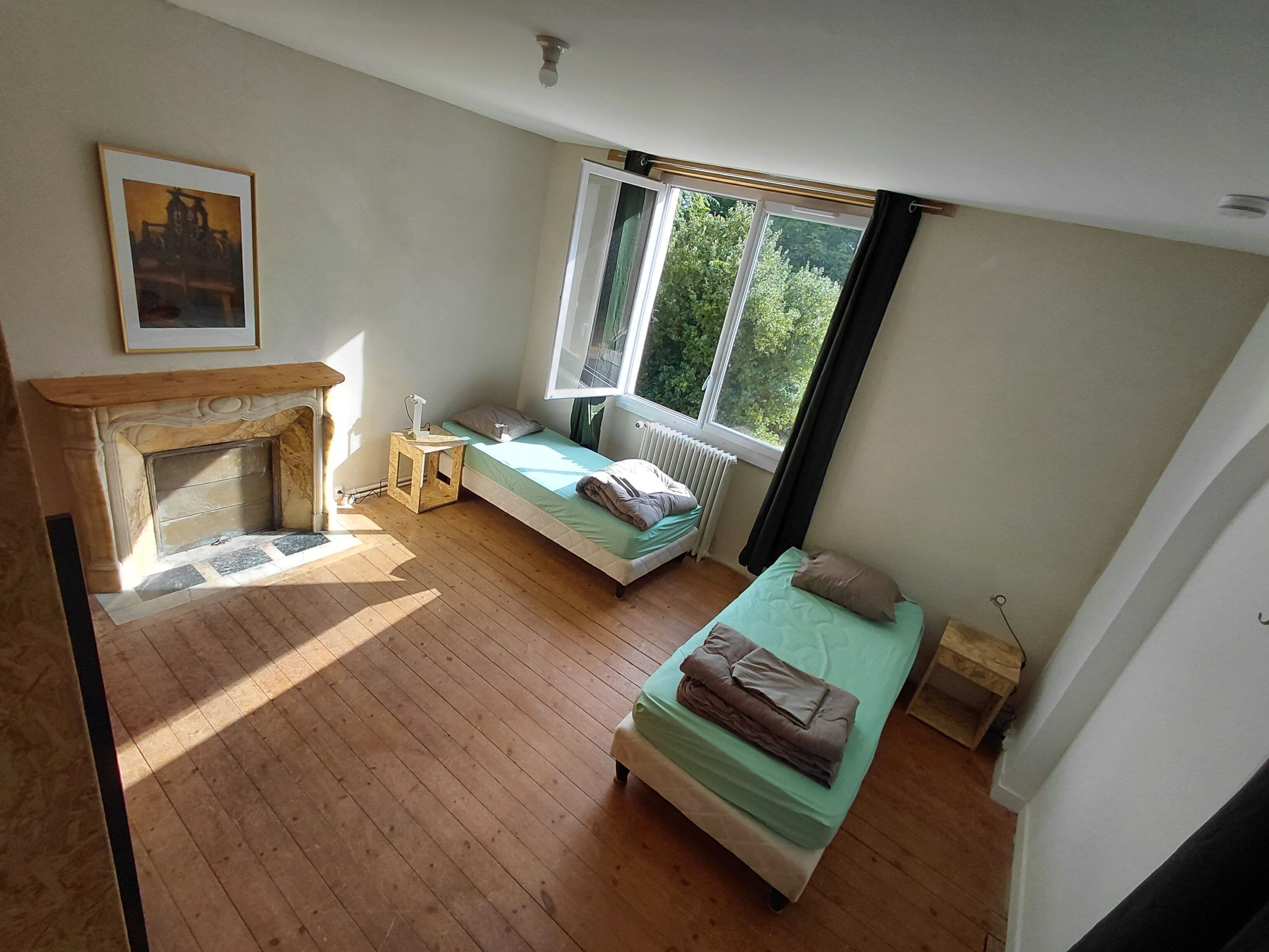 Habitación cuádruple básica, vistas al parque | Escritorio. Château de la Garenne