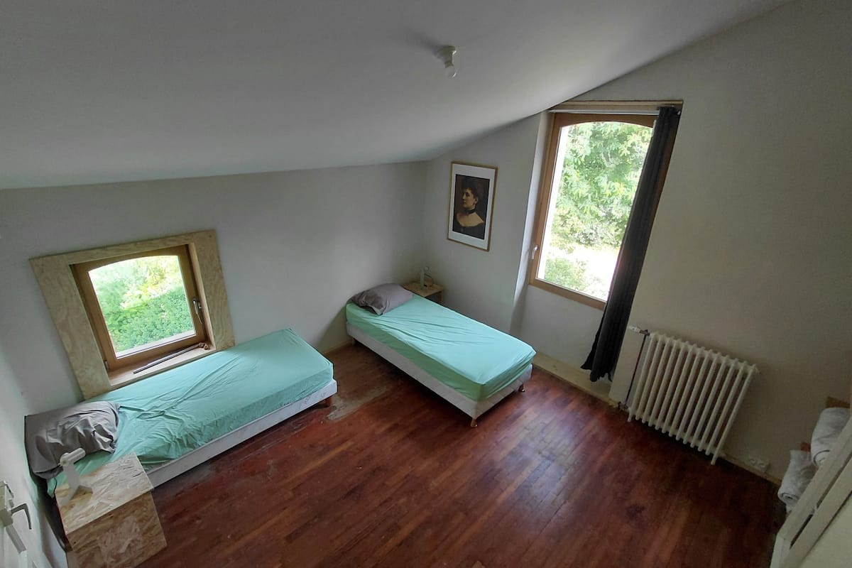 Double Room, Garden View | Desk