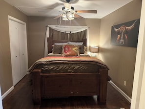 Free WiFi, bed sheets
