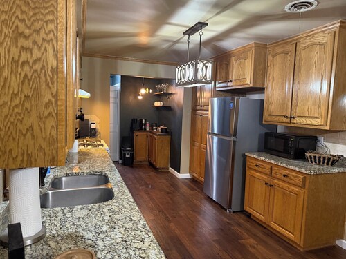 Welcoming 2-bedroom house with HVAC in  Clarendon with large lot and court yard