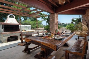 Outdoor dining - Glamorous Villa Nefeli (Koskinou)