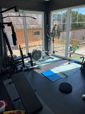 Fitness facility - Between 2 bays (Mahalon)