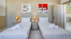 2 slaapkamers, een bureau, reisbedje, wifi