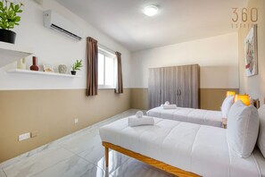 2 bedrooms, desk, travel cot, WiFi