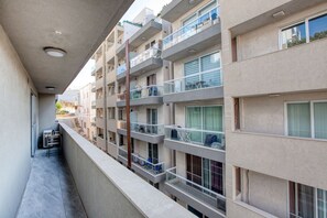Property grounds - Wonderful, equipped 2BR home with balcony in Gzira (Gżira)