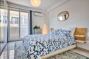 2 bedrooms, desk, iron/ironing board, WiFi