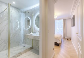 Shower, free toiletries, hair dryer, towels