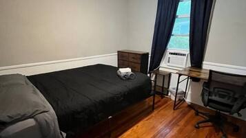 4 bedrooms, desk, iron/ironing board, travel cot