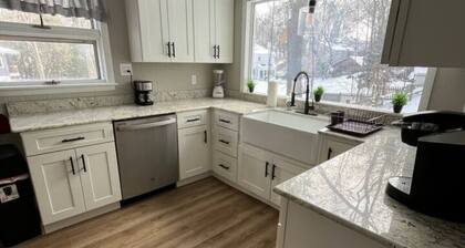 Comfy, Private Home near college town - SJF & NAZ