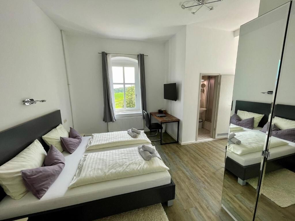 Deluxe-Doppelzimmer, 1 King-Bett, Nichtraucher, Gartenblick | Schreibtisch, kostenloses WLAN