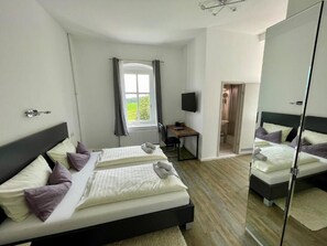 Deluxe Double Room, 1 King Bed, Non Smoking, Garden View | Desk, free WiFi - Hotel Waldhaus Pulsnitz (Pulsnitz)