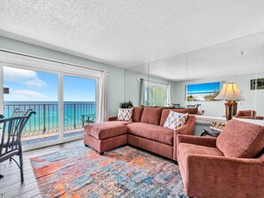 Living area - The Summit 1020 (Panama City Beach)