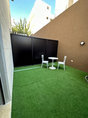 Apartment, 1 Bedroom, Accessible, Smoking | Outdoor dining