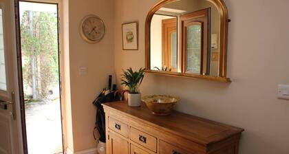 Quaint 1-bedroom house in Cheltenham