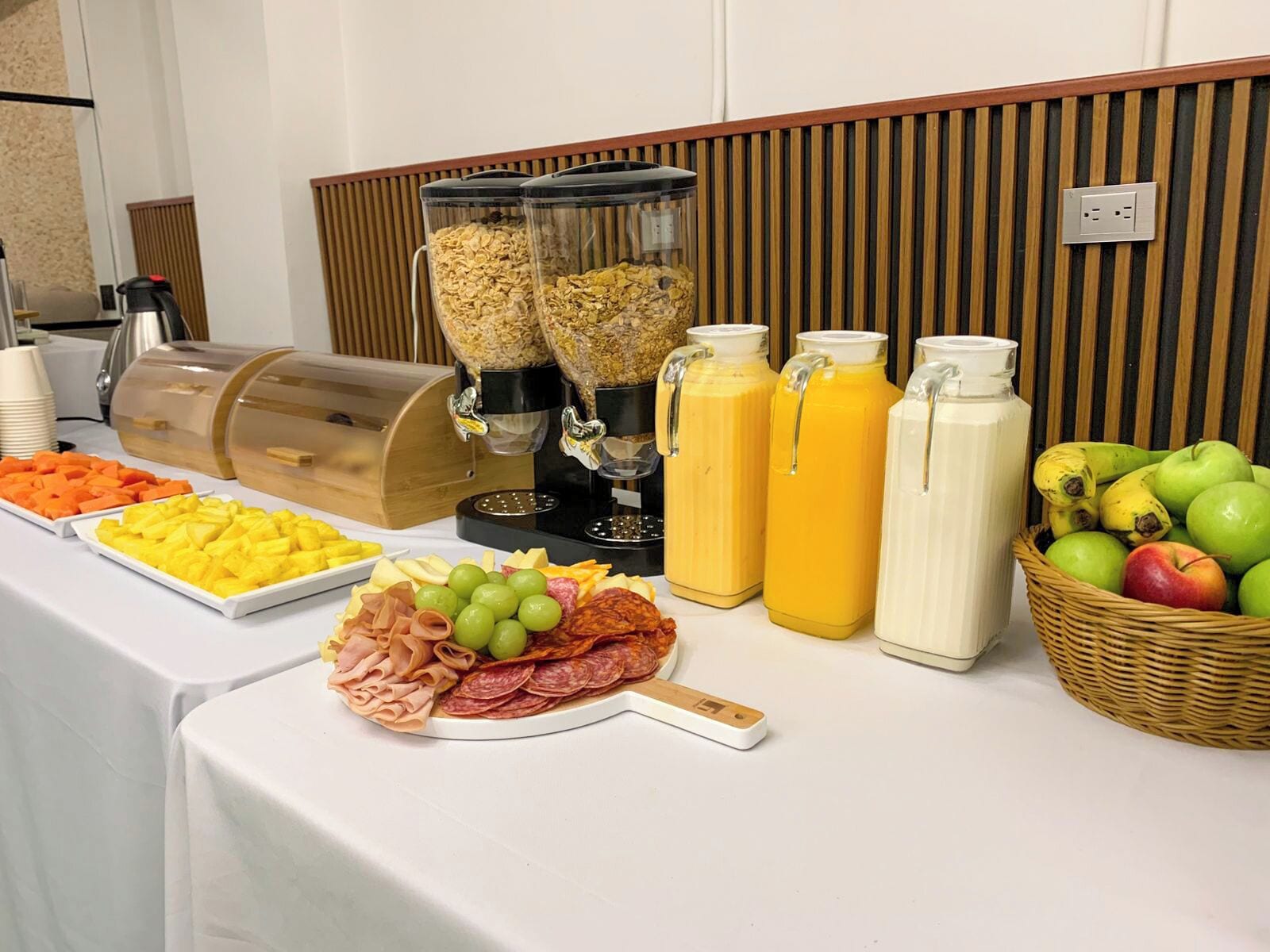 Daily buffet breakfast (COP 20000 per person)