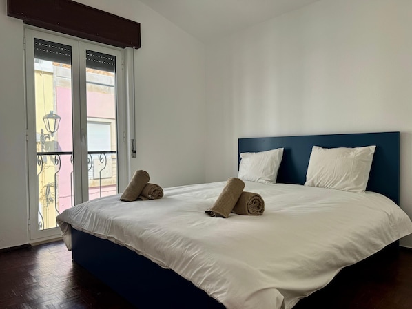 4 chambres, fer et planche à repasser, Wi-Fi, draps fournis