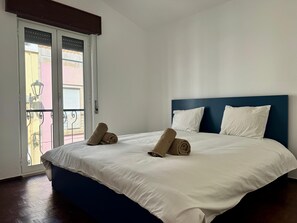 4 chambres, fer et planche à repasser, Wi-Fi, draps fournis