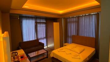 Standard Room | Egyptian cotton sheets, premium bedding, desk, free WiFi