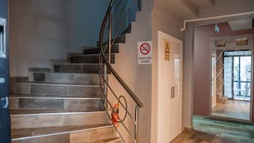 Pintu masuk interior