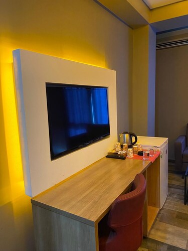 sist34 suit otel 