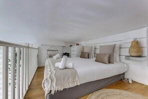 1 bedroom, internet, bed sheets