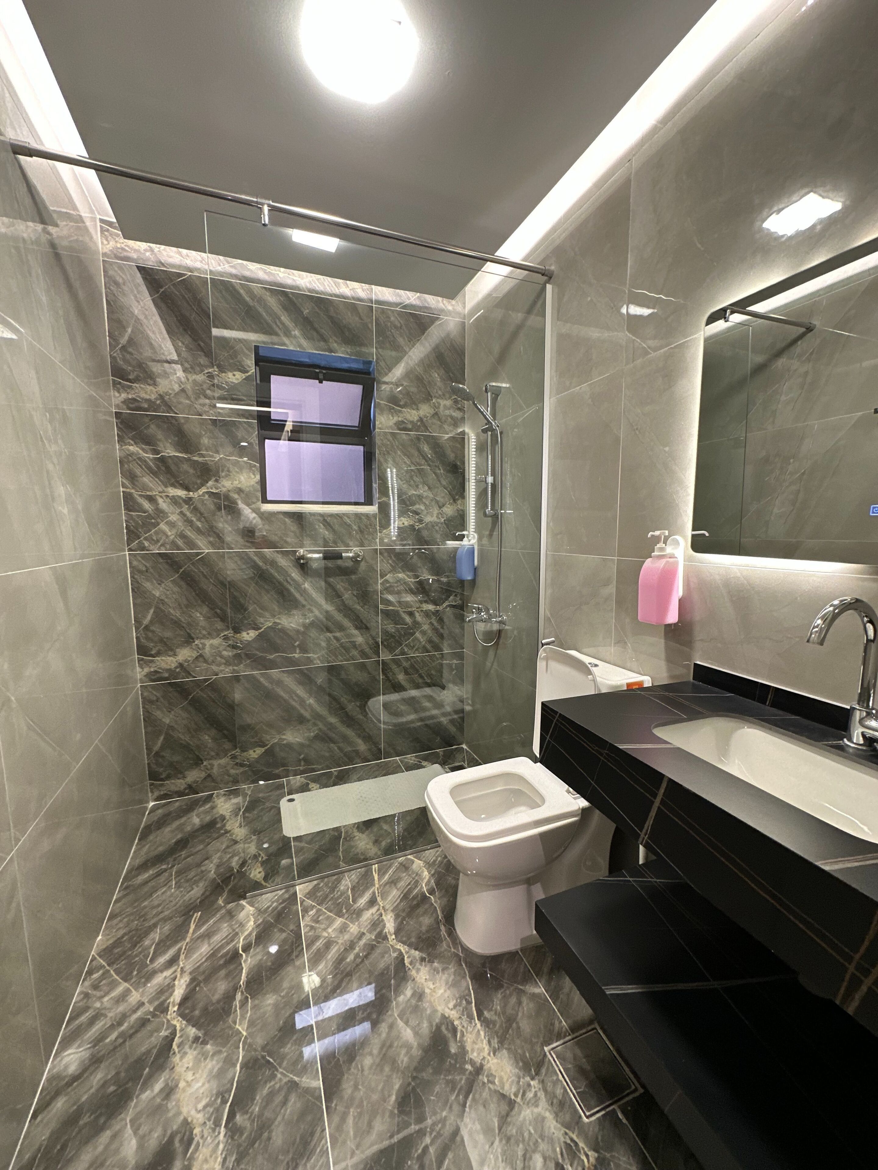 Apartment, 1 Bedroom, Accessible, Smoking | Bathroom
