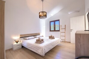 4 chambres, fer et planche à repasser, Wi-Fi gratuit, draps fournis