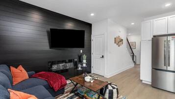 Téléviseur connecté, foyer, bureau