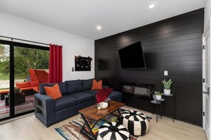 Smart TV, fireplace, offices