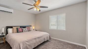 2 bedrooms, iron/ironing board, WiFi