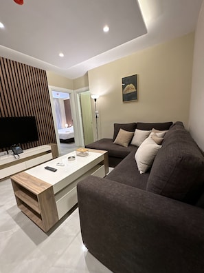 Apartment, 1 Bedroom, Smoking, Balcony | Living room