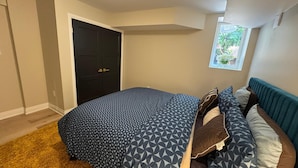 2 habitaciones, tabla de planchar con plancha, wifi y ropa de cama