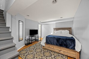3 habitaciones, tabla de planchar con plancha, wifi y ropa de cama