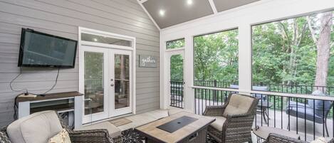 Téléviseur connecté, foyer