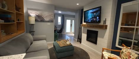 Smart TV y chimenea