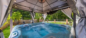 Lux Oasis New Construction wHtub / PETS WELCOME