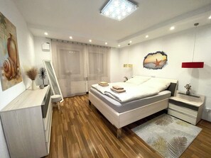 3 bedrooms, iron/ironing board, WiFi, bed sheets - Vacation apartment (Dillingen an der Donau)