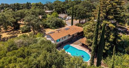 Clearlake 1BR Retreat Pool + Boat Parking Sleeps 4