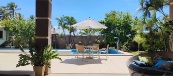 SEASONAL RENTAL BEACH HOUSE ARACAJU SERGIPE CLOSED CONDO FRONT OF THE SEA